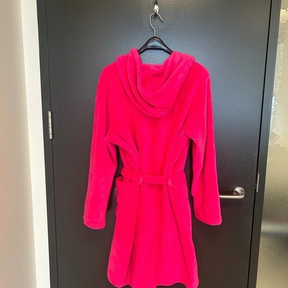 Victoria’s Secret fuzzy monogrammed robe L great condition - Picture 3 of 5